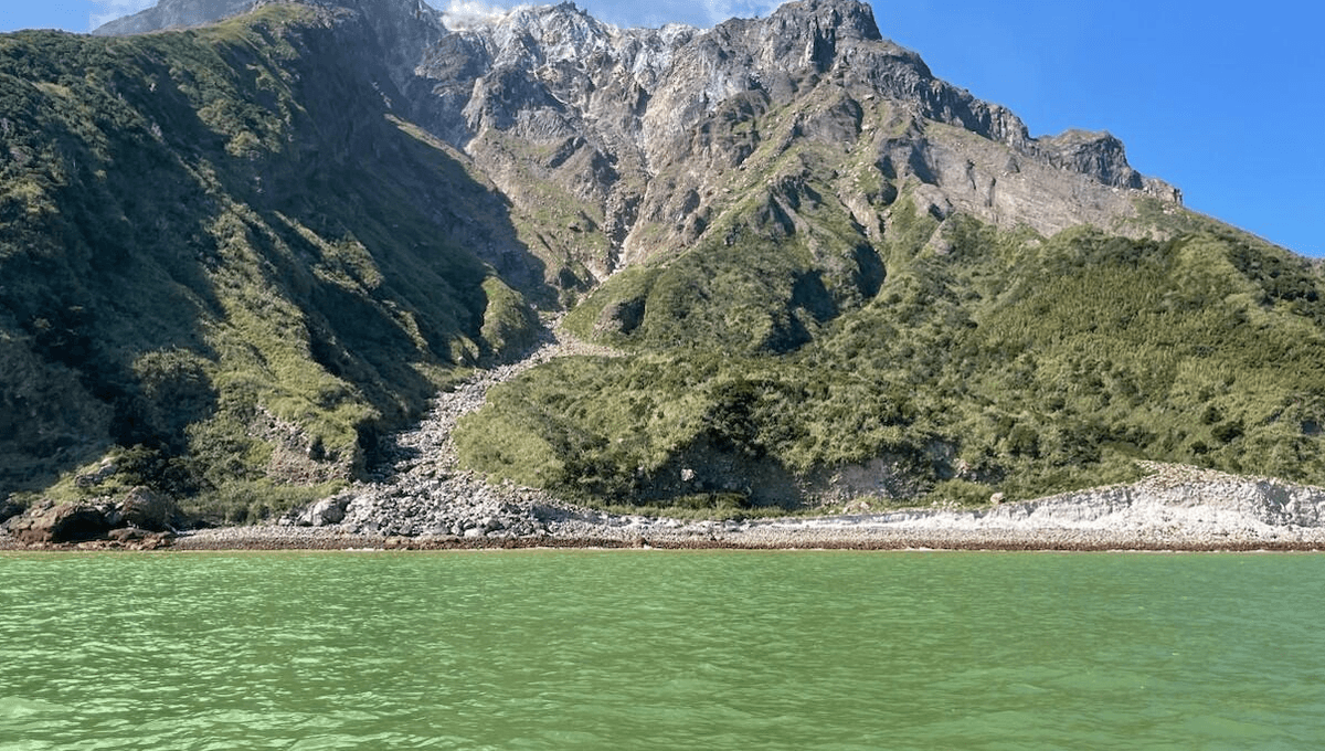 Study Suggests Earth’s Oceans Were Once Green for Billions of Years