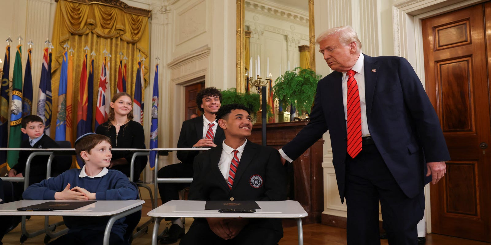 Trump to Sign Executive Order Boosting AI Training for Teachers