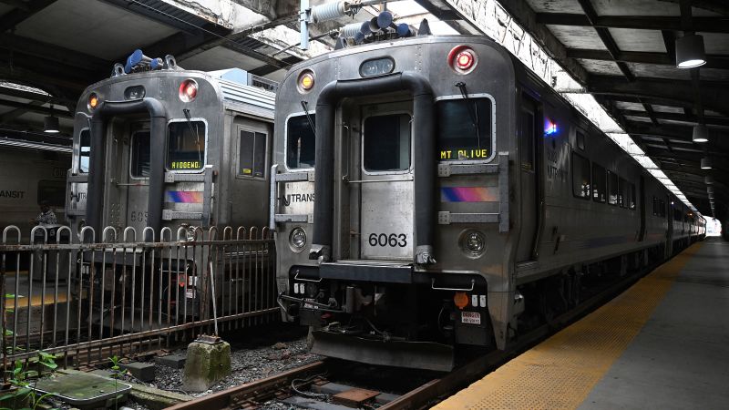 New Jersey Transit Engineers Go on Strike, Halting Rail Service New Jersey Transit Engineers Go on Strike, Halting Rail Service