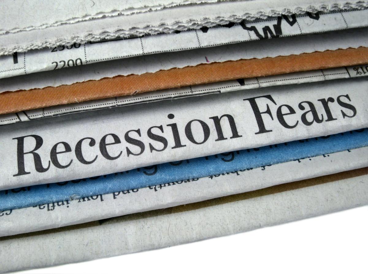 Understanding the Complexities Behind U.S. Recession Forecasting Understanding the Complexities Behind U.S. Recession Forecasting