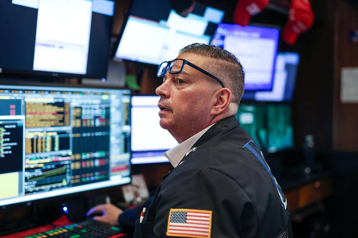US Stock Futures Waver Amid Cautious Optimism on Trade Developments US Stock Futures Waver Amid Cautious Optimism on Trade Developments