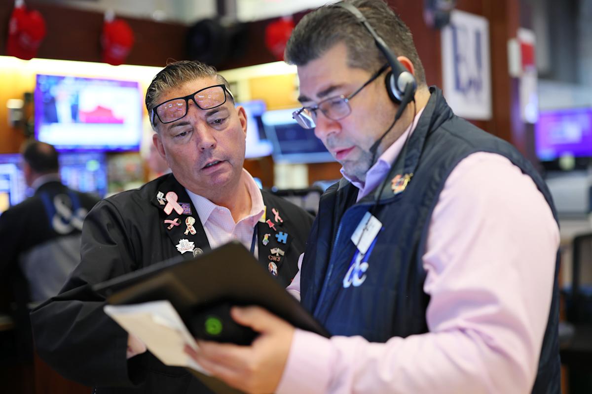 Trump Signals Imminent ‘Major’ Trade Deal Amid Tariff Uncertainty