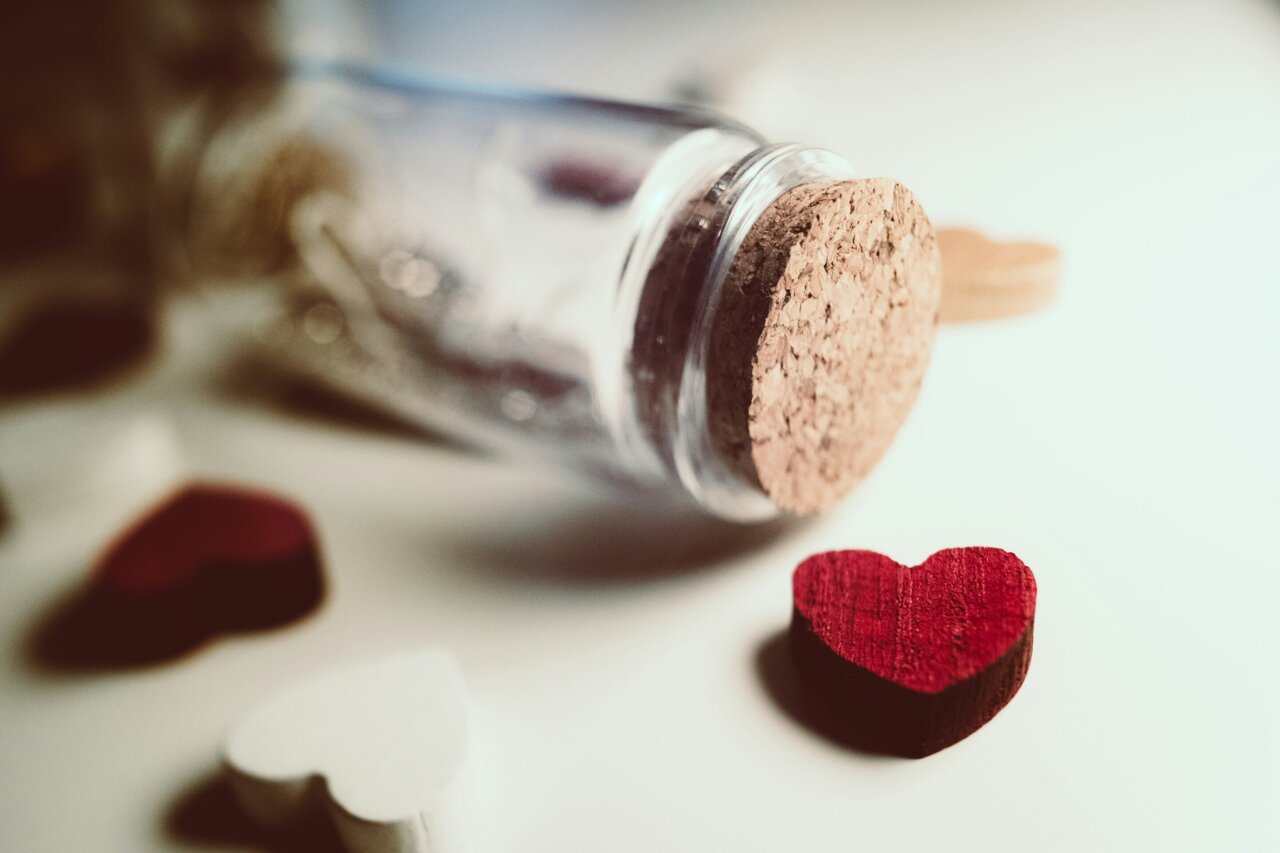 Scientists Explore Feasibility of Modern-Day ‘Message in a Bottle’ Communication