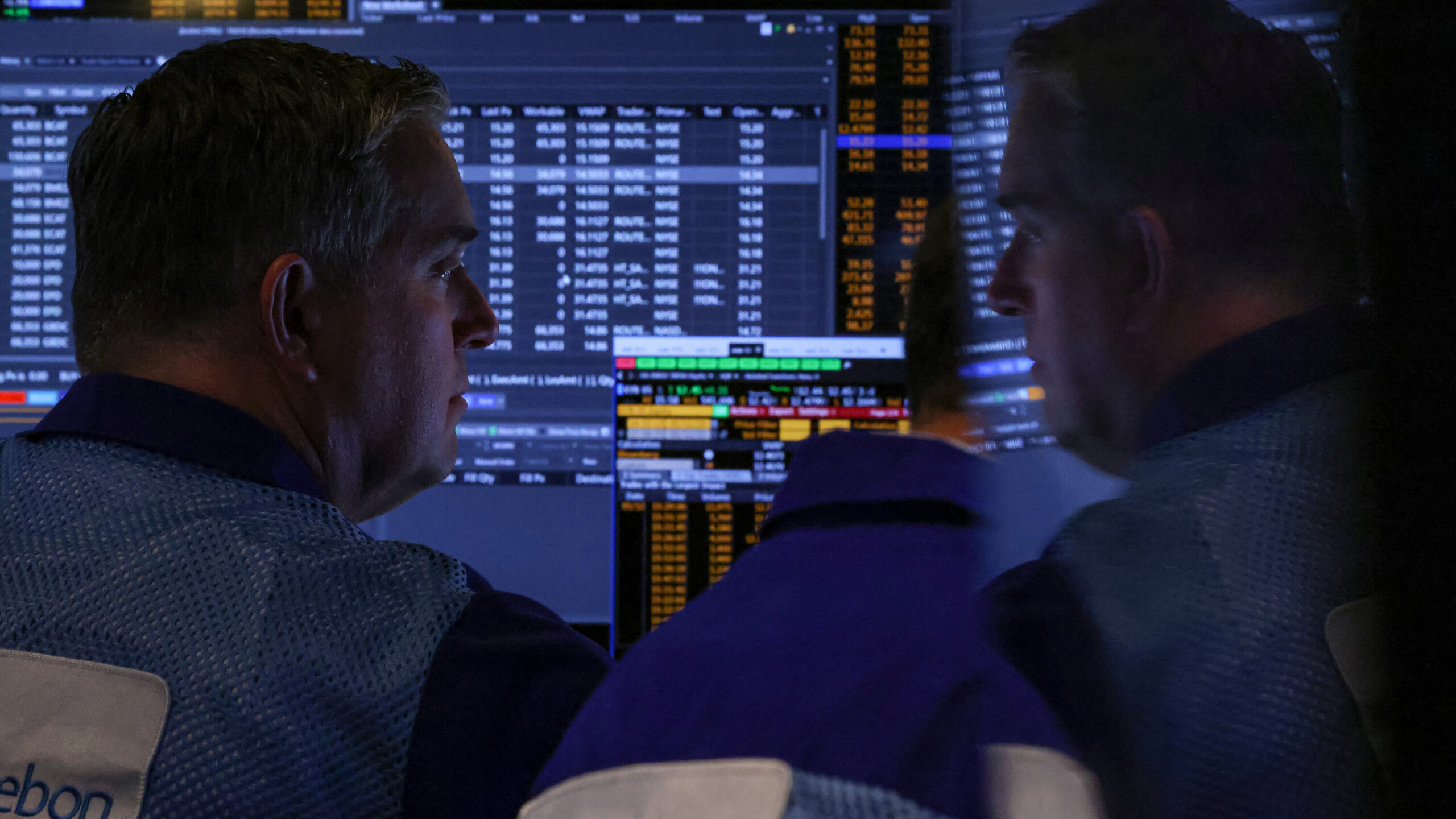 Investors Navigate Tariff Uncertainty as Stock Market Surges Investors Navigate Tariff Uncertainty as Stock Market Surges
