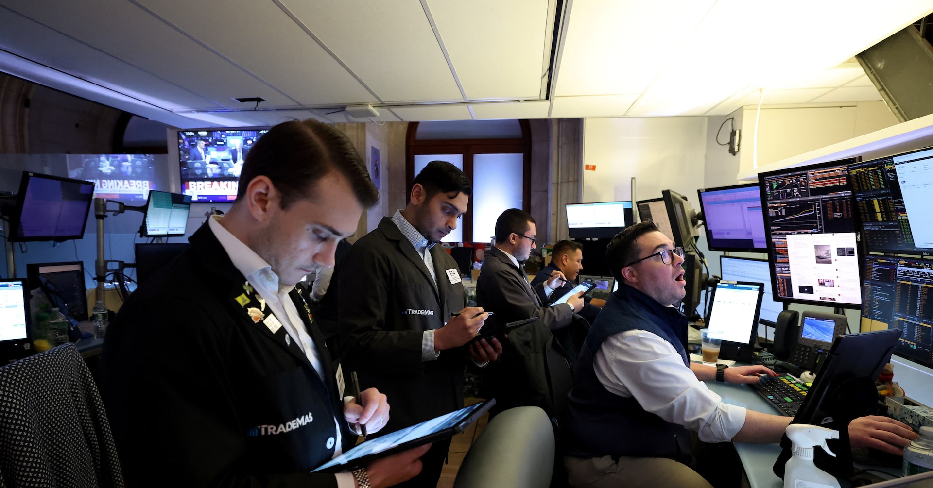 Unpredictable U.S. Trade Policies Prompt Investors to Rely on Anecdotal Data Unpredictable U.S. Trade Policies Prompt Investors to Rely on Anecdotal Data