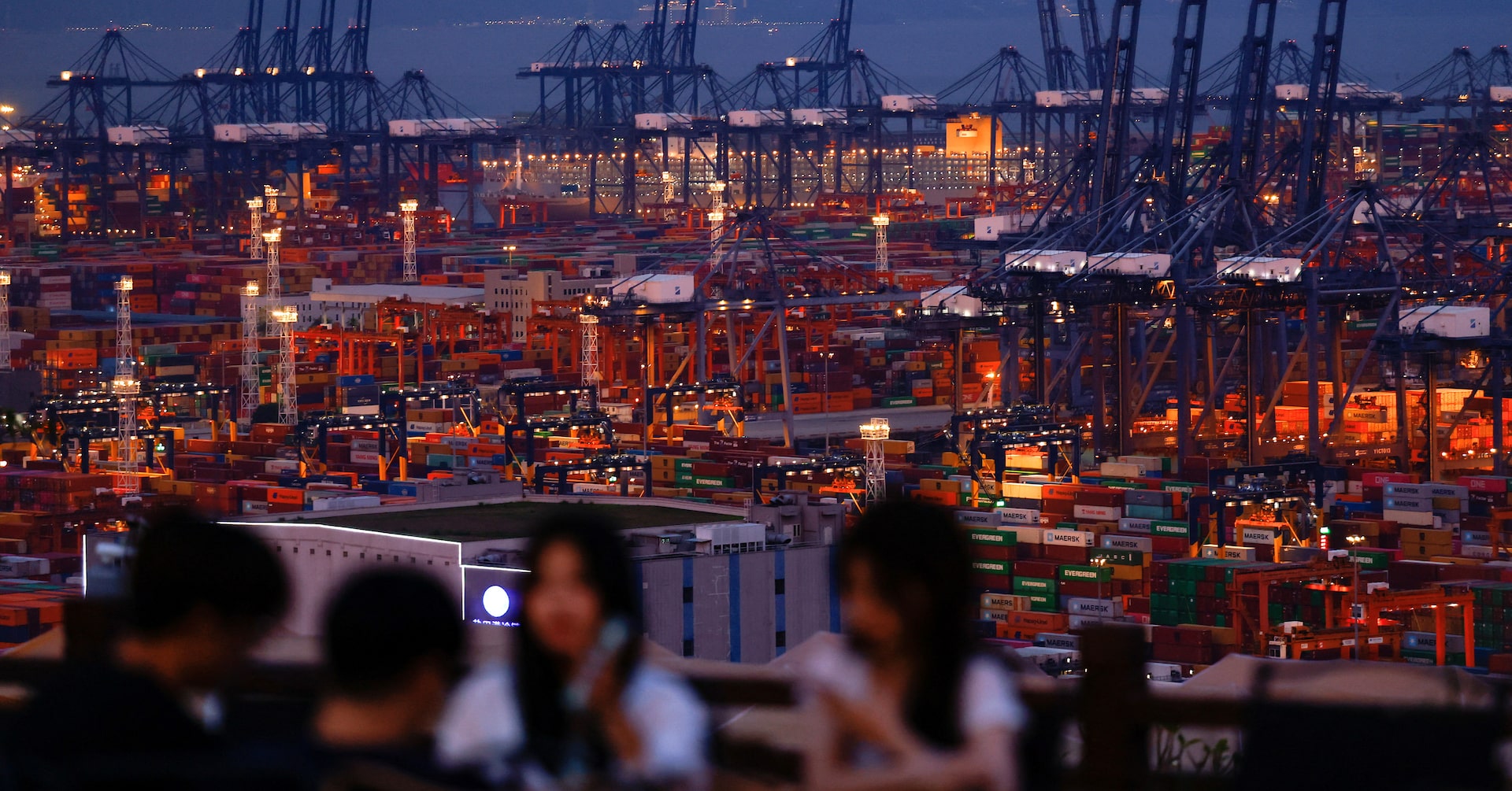 Investors Anticipate Progress in U.S.-China Trade Talks Amid Market Uncertainty Investors Anticipate Progress in U.S.-China Trade Talks Amid Market Uncertainty