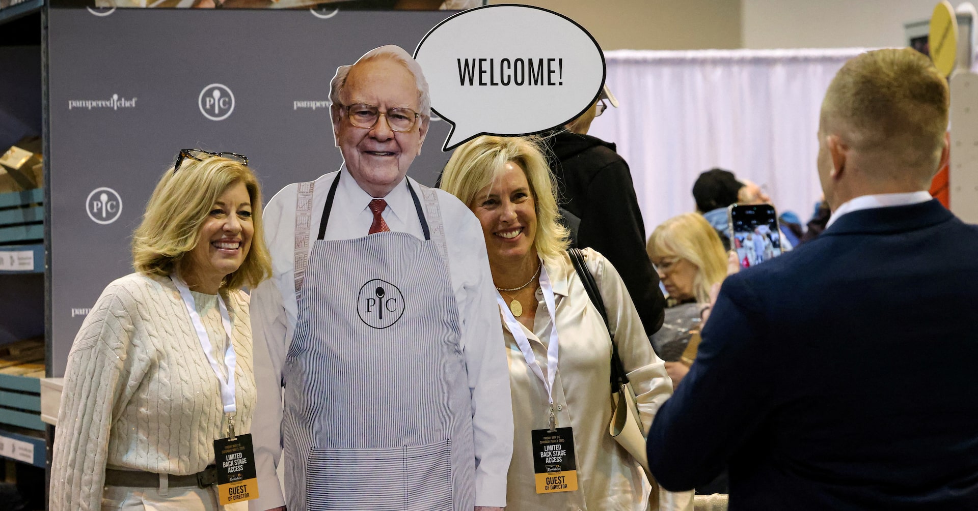 Berkshire Hathaway Shareholders Express Concern Over Buffett’s Departure