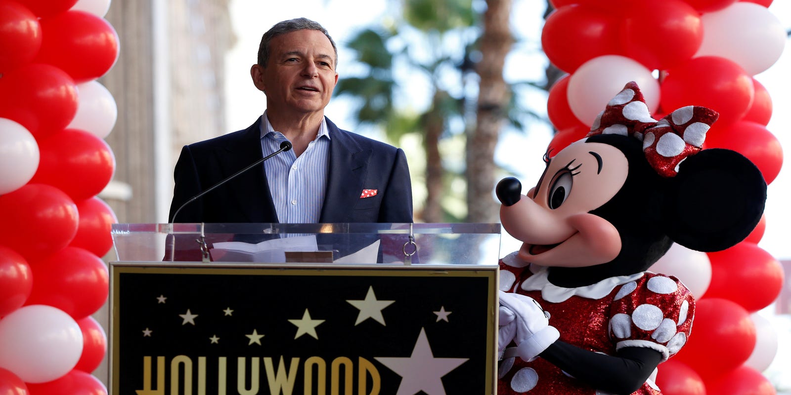 Disney CEO Bob Iger to Receive Honorary Degree at Ithaca College Commencement Disney CEO Bob Iger to Receive Honorary Degree at Ithaca College Commencement