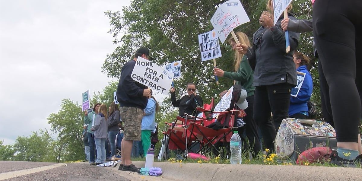 Union Leaders Criticize Health Center’s Proposal Over Cuts to Pay and Benefits