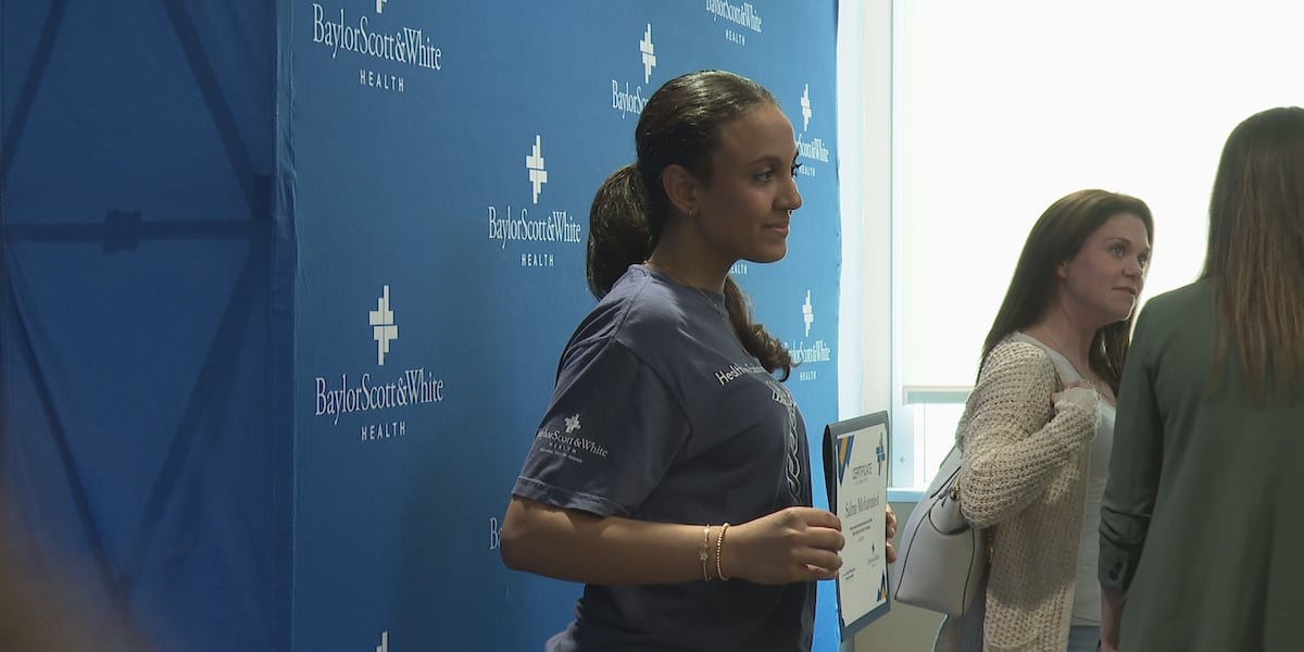 Students Gain Hands-On Experience in Healthcare Through Three-Week Program Students Gain Hands-On Experience in Healthcare Through Three-Week Program