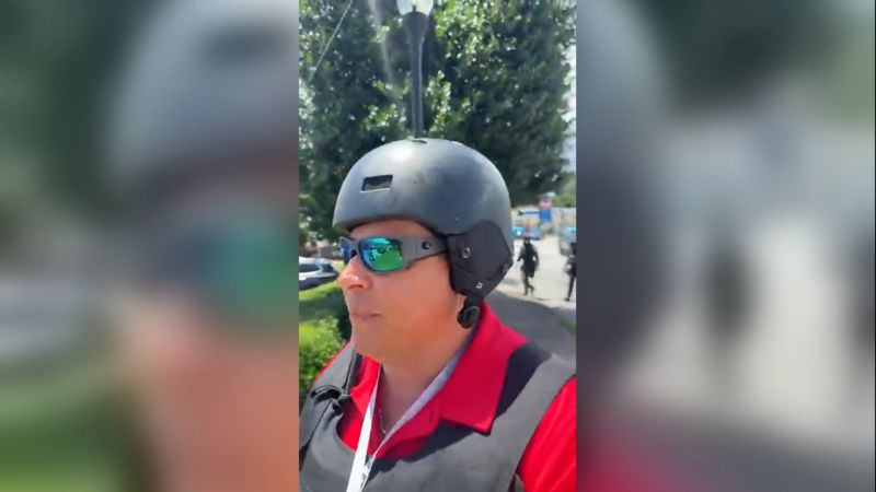 Federal Authorities Issue Immigration Detainer for Salvadoran-Born Reporter Mario Guevara