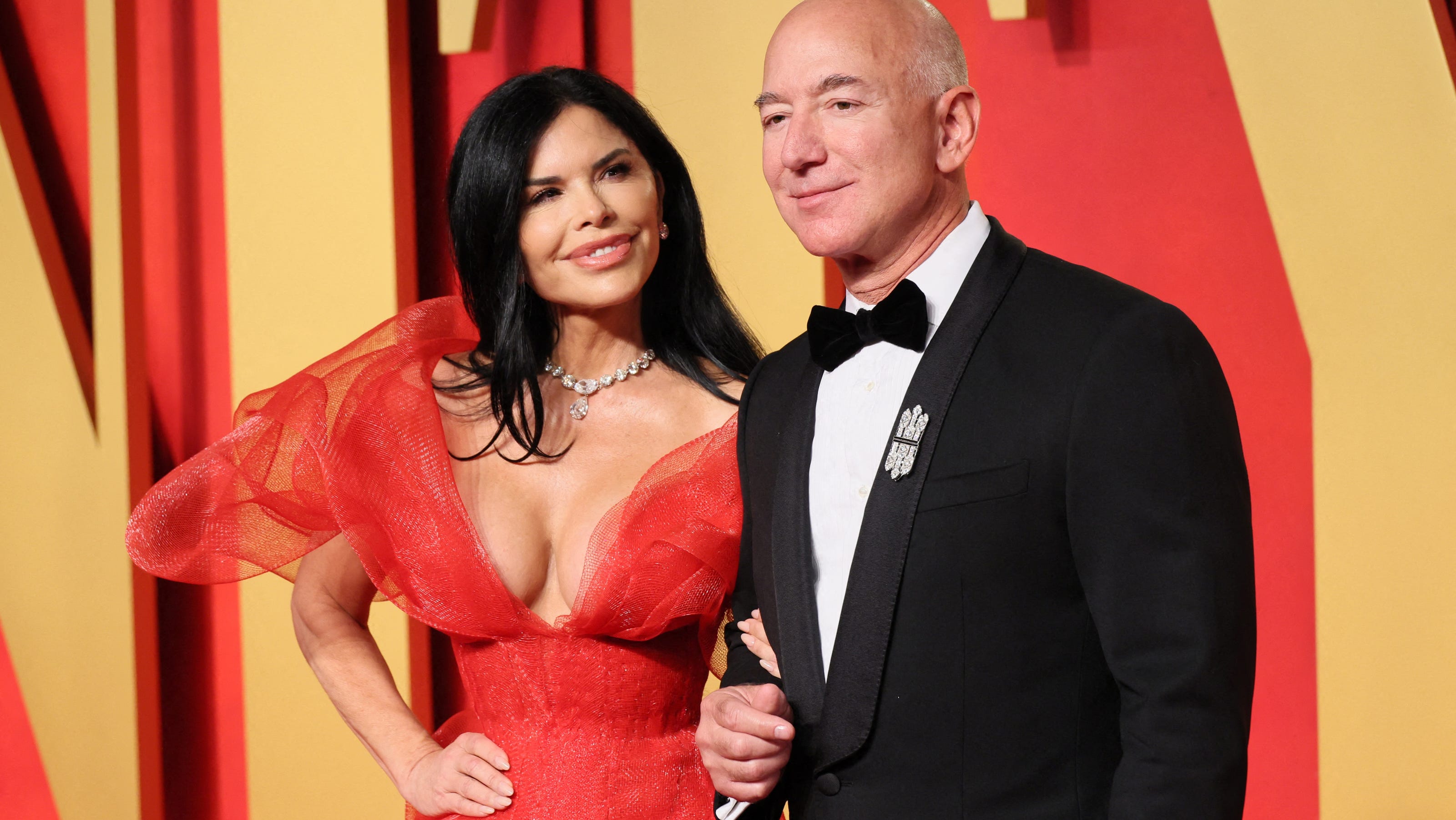 Jeff Bezos and Lauren Sánchez’s Lavish Wedding Highlights Growing Costs of Getting Married in the U.S. Jeff Bezos and Lauren Sánchez’s Lavish Wedding Highlights Growing Costs of Getting Married in the U.S.