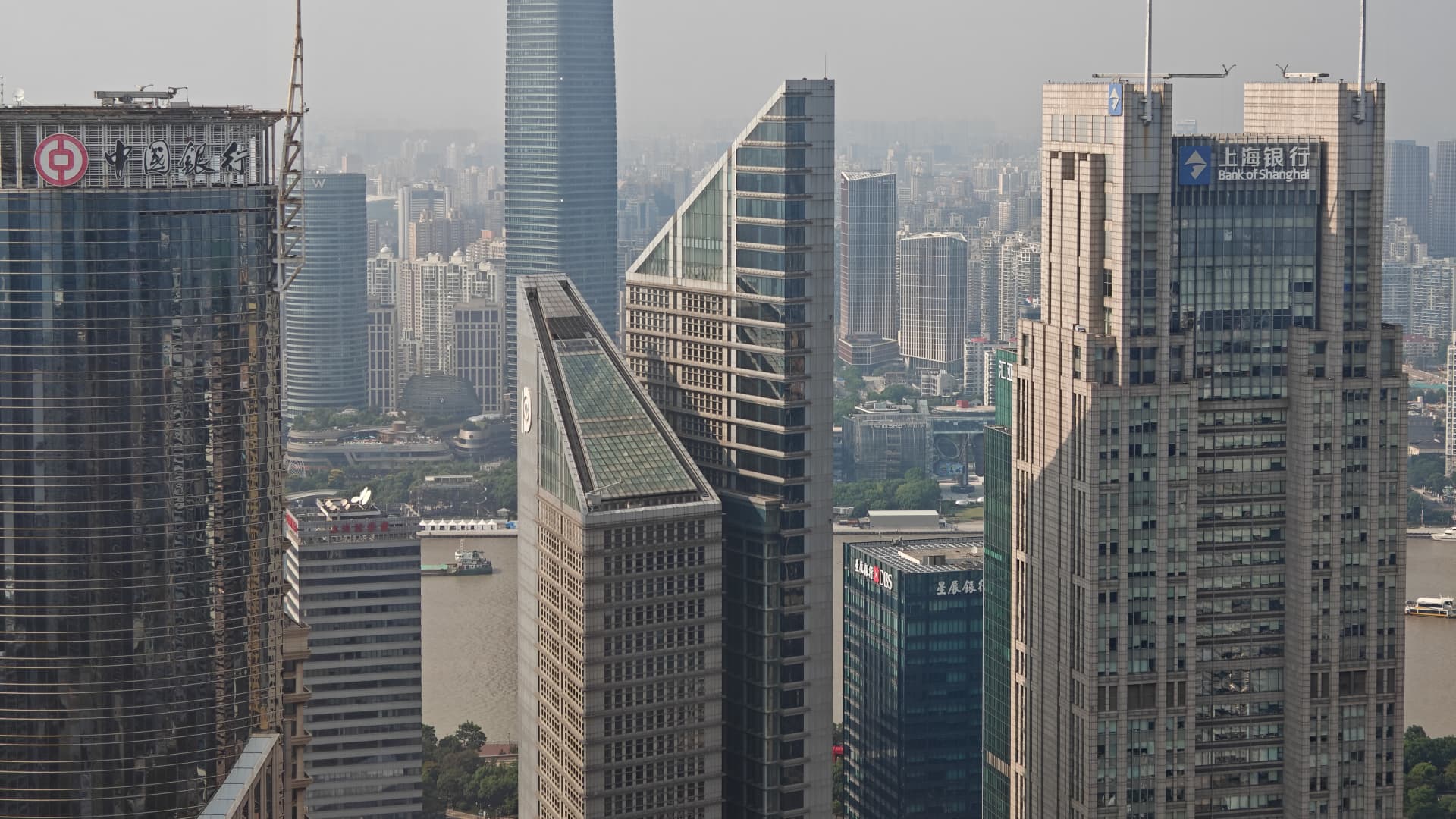 Analysts Advise Caution on Chinese AI Stocks Amid Shifting Market Sentiment