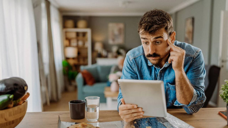 Avoid Timing Pitfalls: Why Sitting in Cash Can Hurt Investment Returns Avoid Timing Pitfalls: Why Sitting in Cash Can Hurt Investment Returns