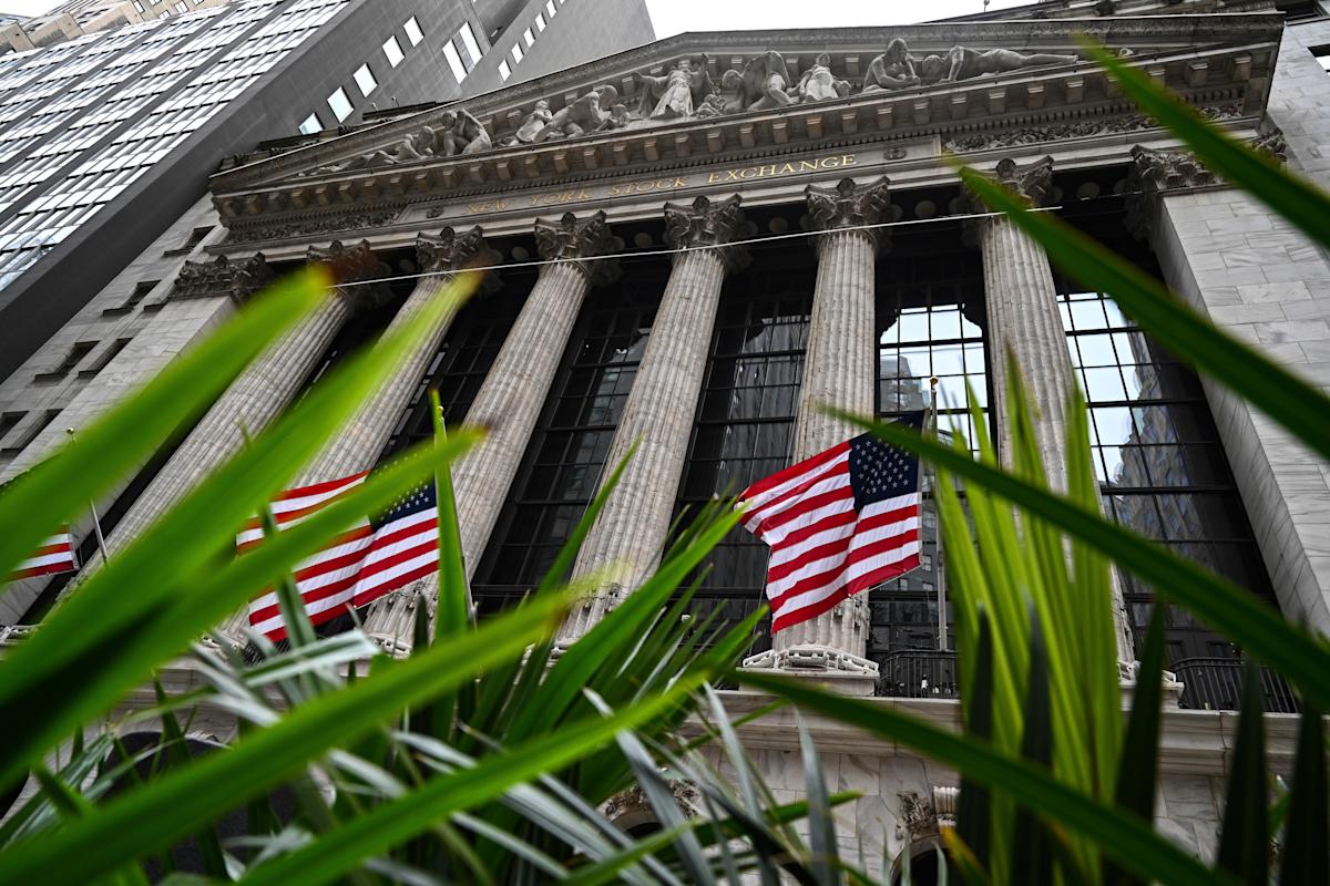 Markets Await Inflation Data as Fed Rate Cut Hopes Diminish Markets Await Inflation Data as Fed Rate Cut Hopes Diminish